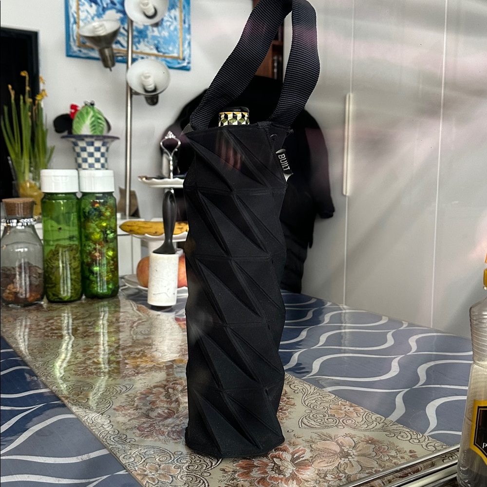 Chic Black Wine bottle holder